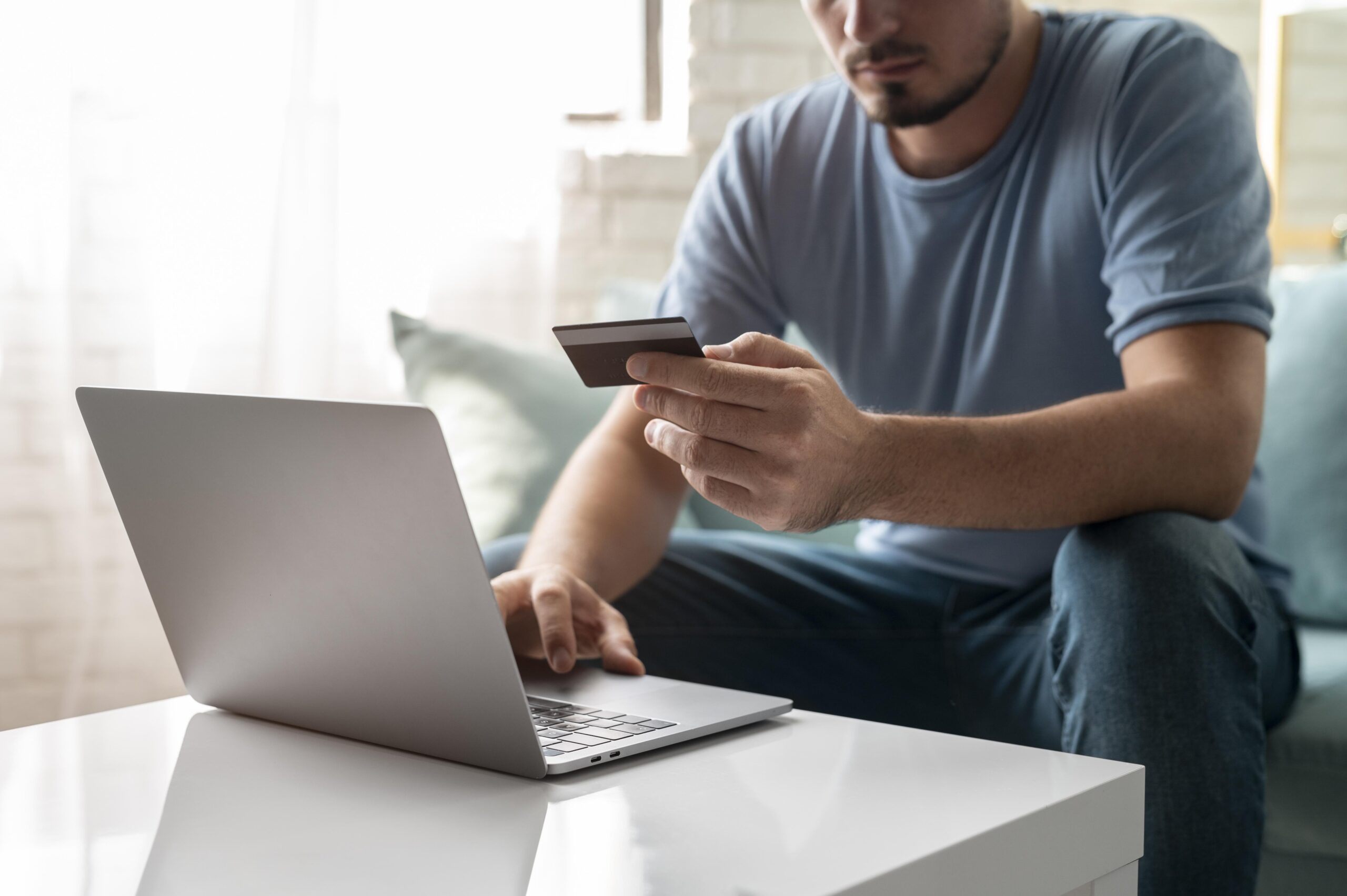 5 pasos para comprar en línea de forma segura y proteger tu información personal
